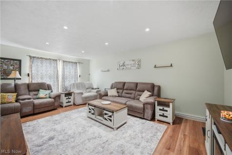 4647 Beverly Avenue NE Canton OH 44714