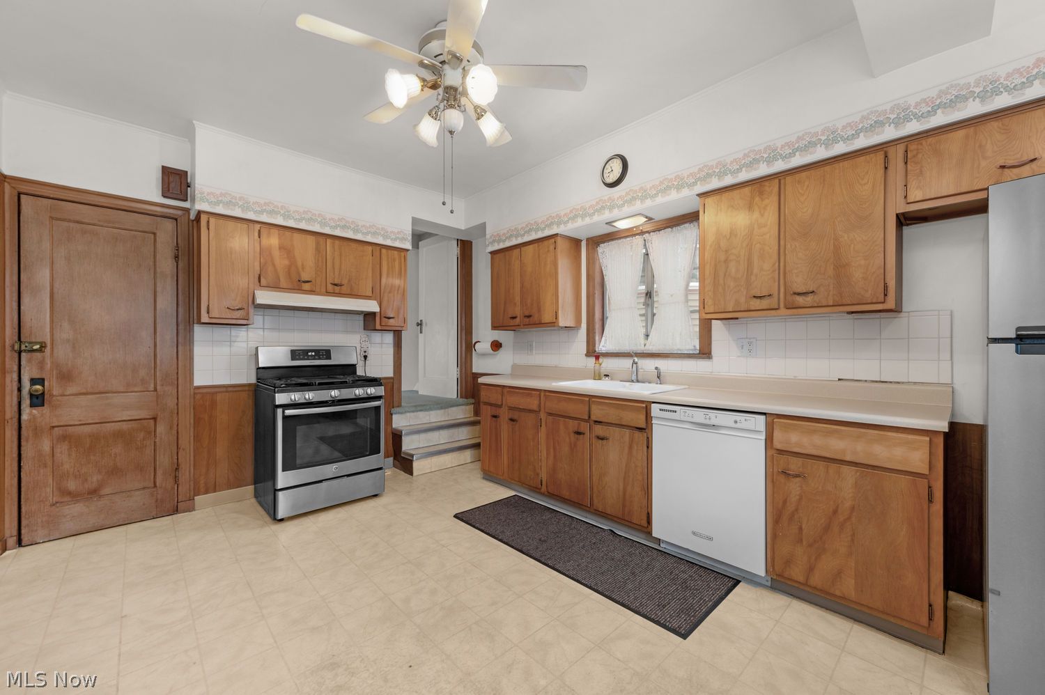 1436 Arthur Avenue Lakewood OH 44107