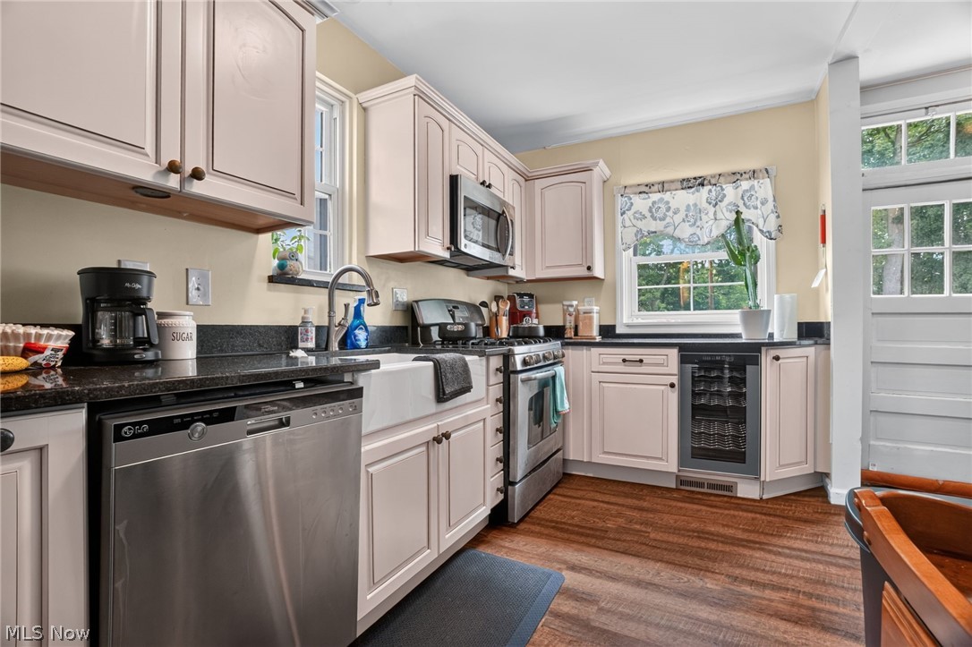 16 E Shore Boulevard Eastlake OH 44095