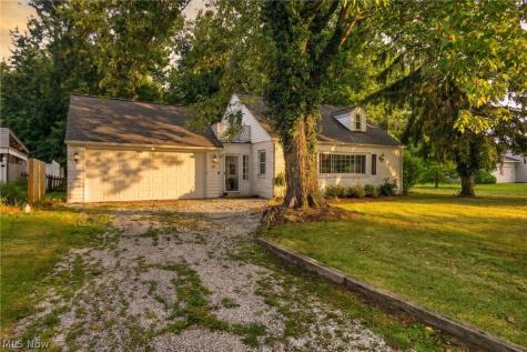 16 E Shore Boulevard Eastlake OH 44095