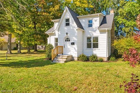 34073 Beach Park Avenue Eastlake OH 44095