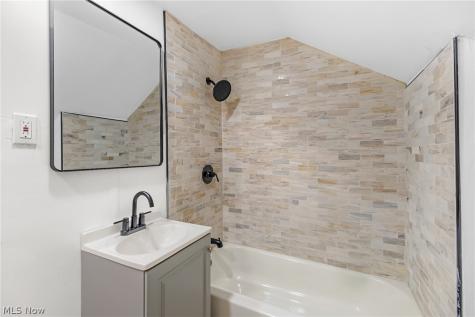 34073 Beach Park Avenue Eastlake OH 44095