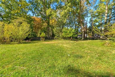 34073 Beach Park Avenue Eastlake OH 44095