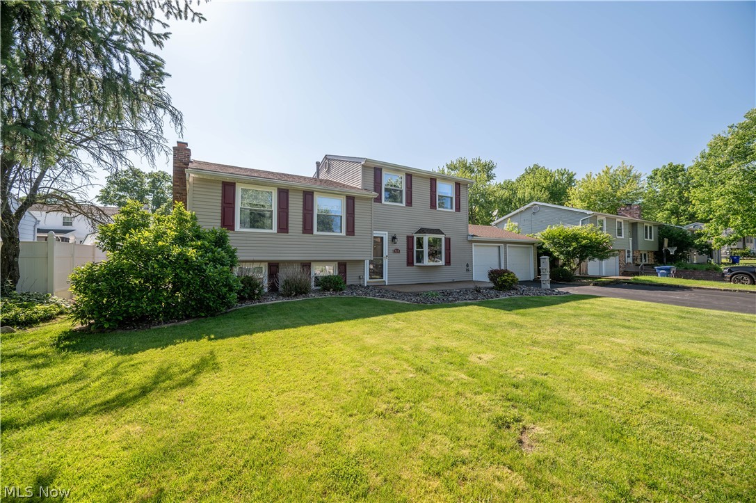 814 Illinois Avenue Mcdonald OH 44437