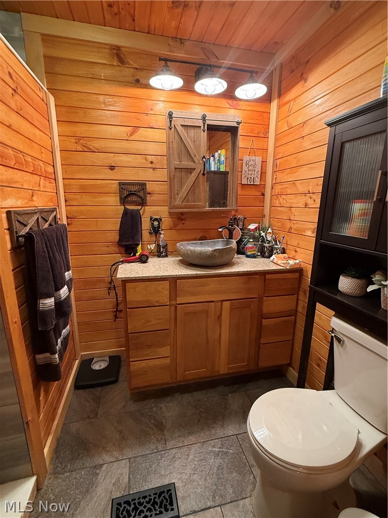 8902 N State Route 78 Caldwell OH 43724