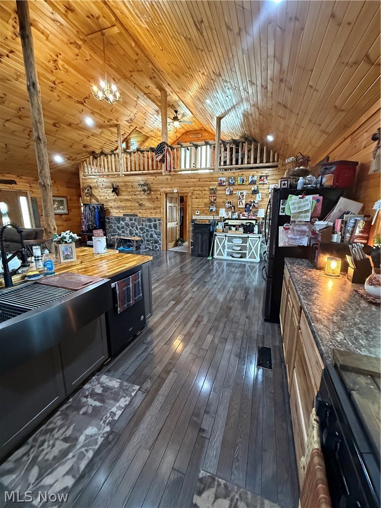 8902 N State Route 78 Caldwell OH 43724