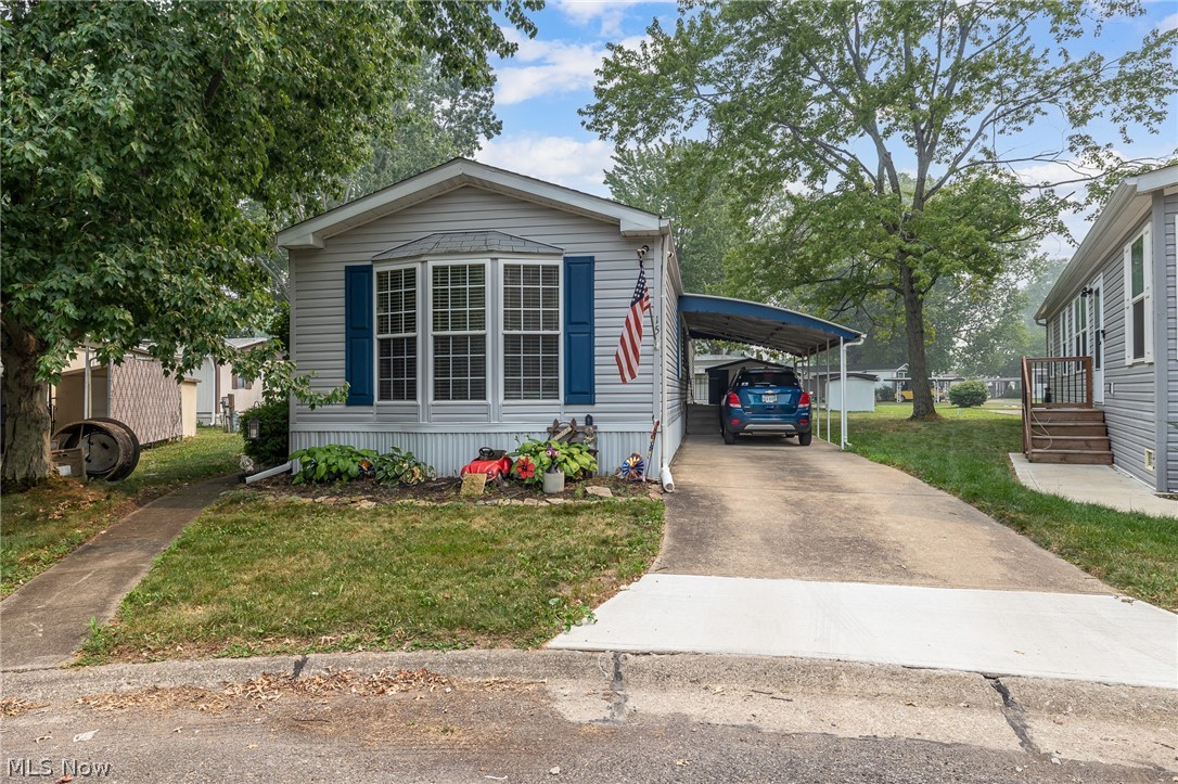 15 Elgin Oval Olmsted Twp OH 44138