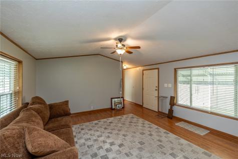 15 Elgin Oval Olmsted Twp OH 44138