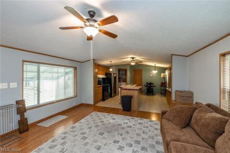 15 Elgin Oval Olmsted Twp OH 44138