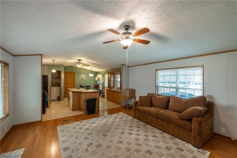 15 Elgin Oval Olmsted Twp OH 44138