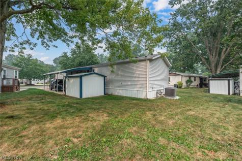 15 Elgin Oval Olmsted Twp OH 44138