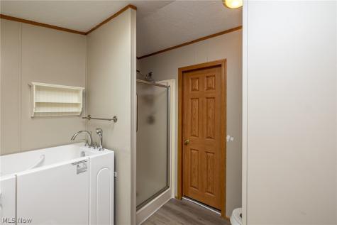 15 Elgin Oval Olmsted Twp OH 44138