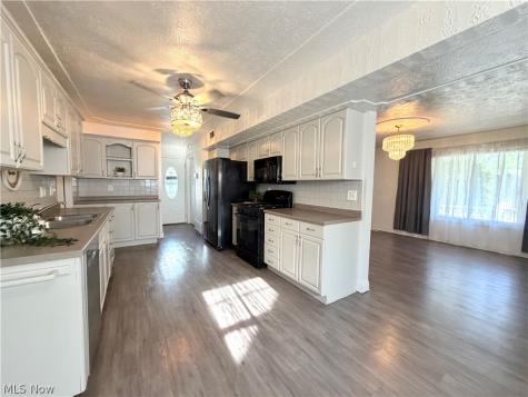 2051 Randall Street Lorain OH 44052