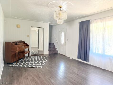 2051 Randall Street Lorain OH 44052