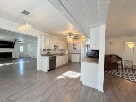 2051 Randall Street Lorain OH 44052
