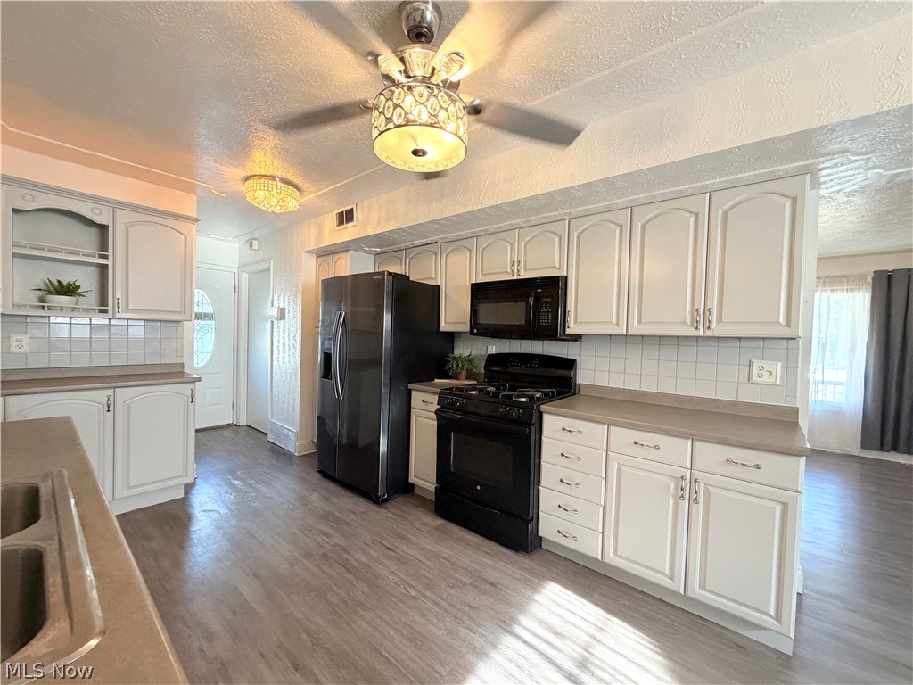 2051 Randall Street Lorain OH 44052