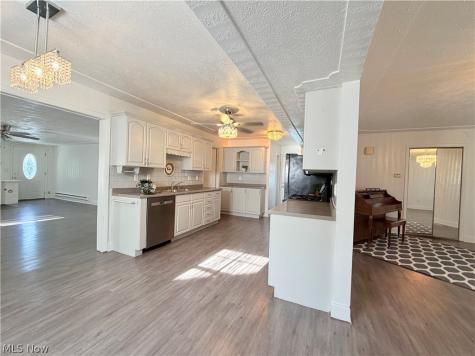 2051 Randall Street Lorain OH 44052