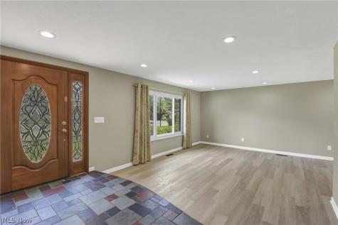 24420 S Oxford Oval North Olmsted OH 44070
