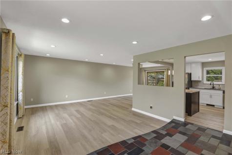 24420 S Oxford Oval North Olmsted OH 44070