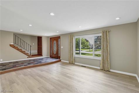 24420 S Oxford Oval North Olmsted OH 44070