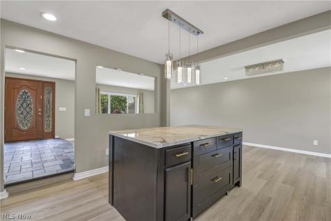 24420 S Oxford Oval North Olmsted OH 44070