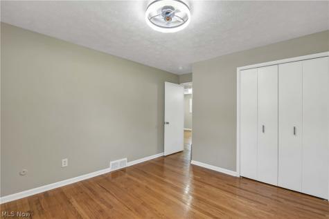 24420 S Oxford Oval North Olmsted OH 44070