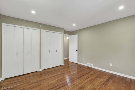 24420 S Oxford Oval North Olmsted OH 44070