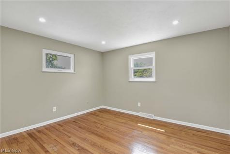 24420 S Oxford Oval North Olmsted OH 44070