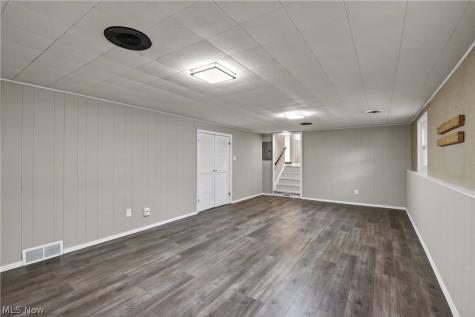 24420 S Oxford Oval North Olmsted OH 44070