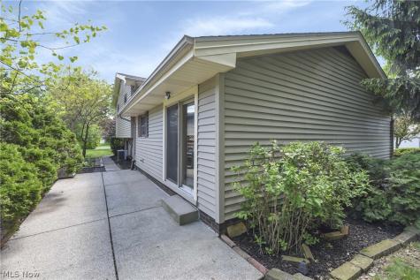 24420 S Oxford Oval North Olmsted OH 44070