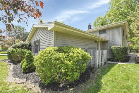 24420 S Oxford Oval North Olmsted OH 44070