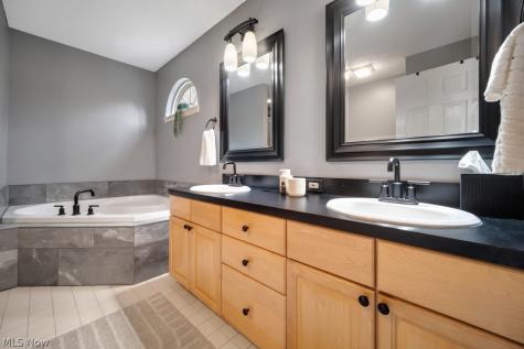 300 Eagleton Court Macedonia OH 44056