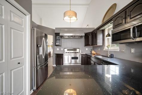 300 Eagleton Court Macedonia OH 44056