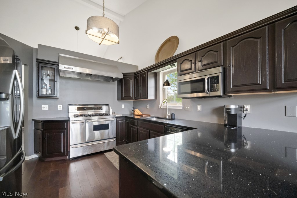 300 Eagleton Court Macedonia OH 44056