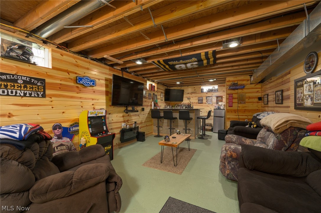 140 Edward Street NW Champion OH 44483