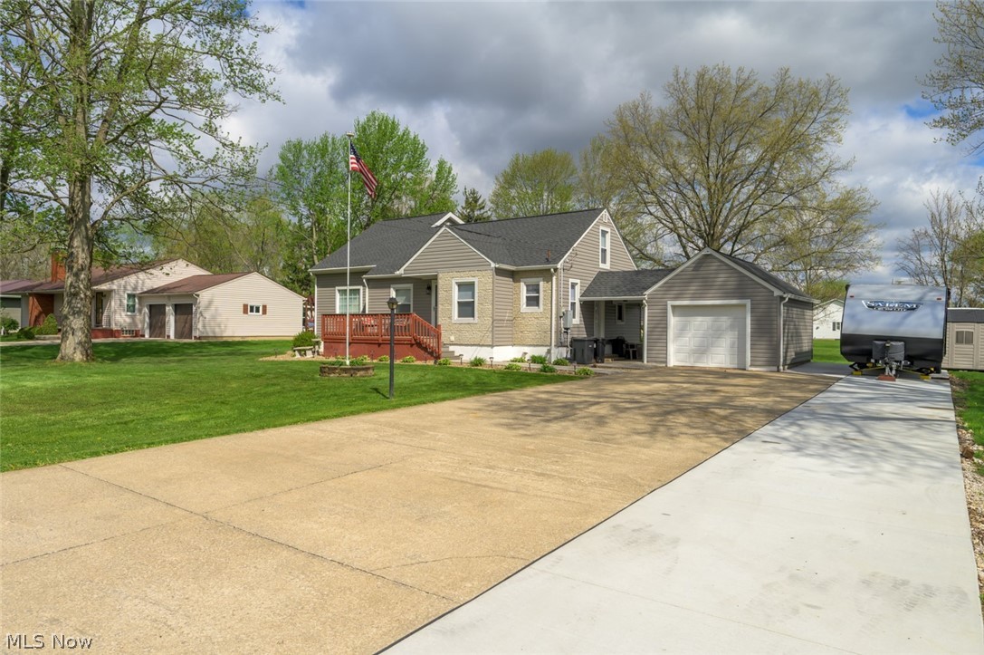 140 Edward Street NW Champion OH 44483