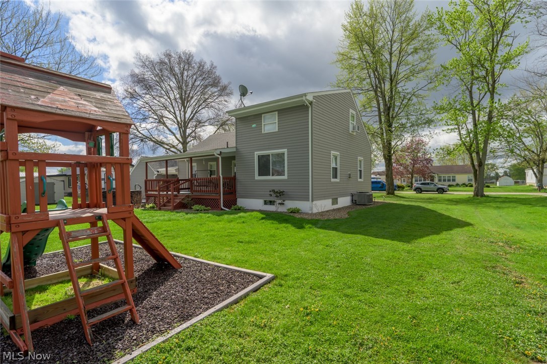 140 Edward Street NW Champion OH 44483