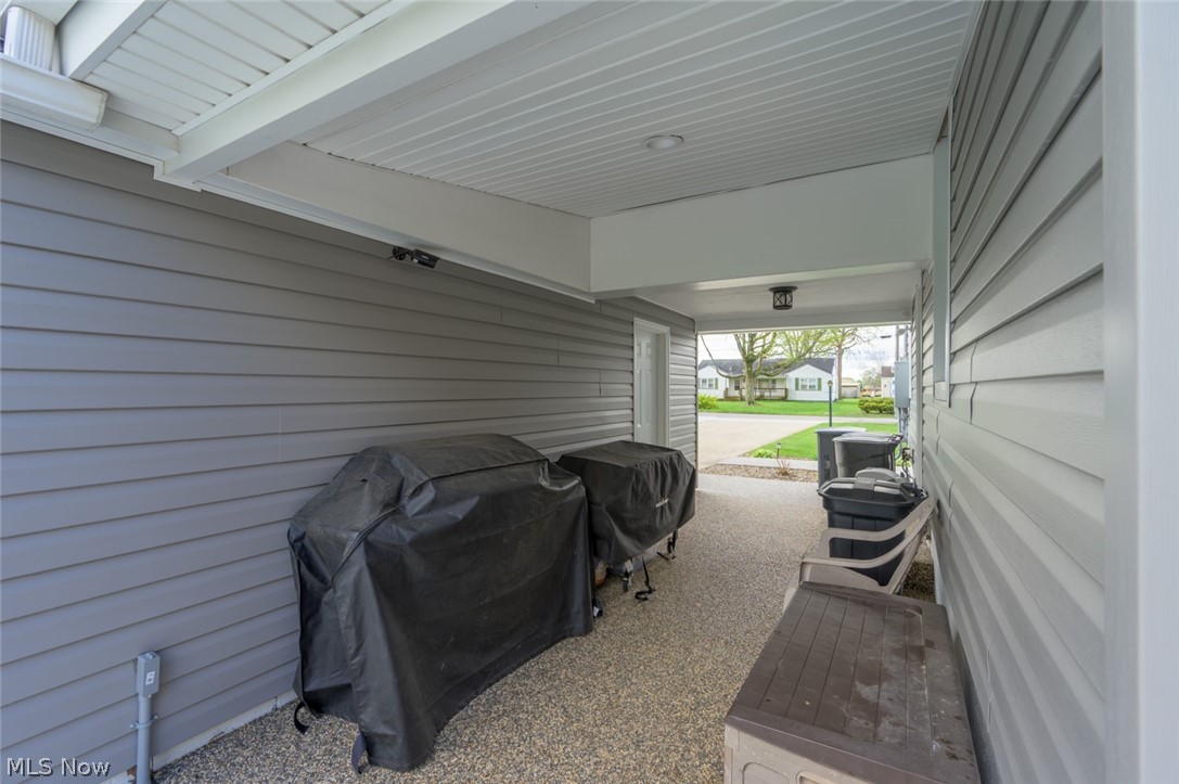 140 Edward Street NW Champion OH 44483