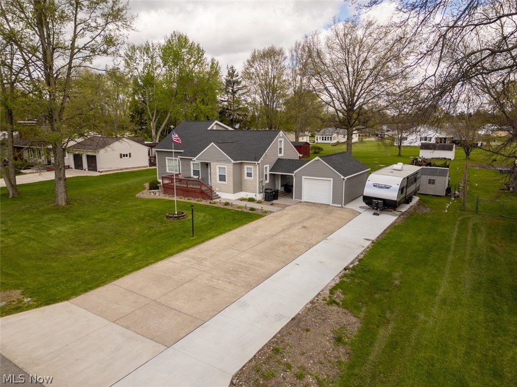 140 Edward Street NW Champion OH 44483