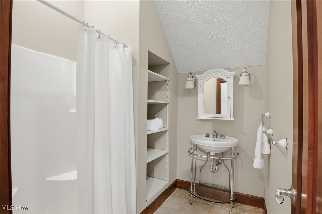 425 Woodside Avenue Jefferson OH 44047