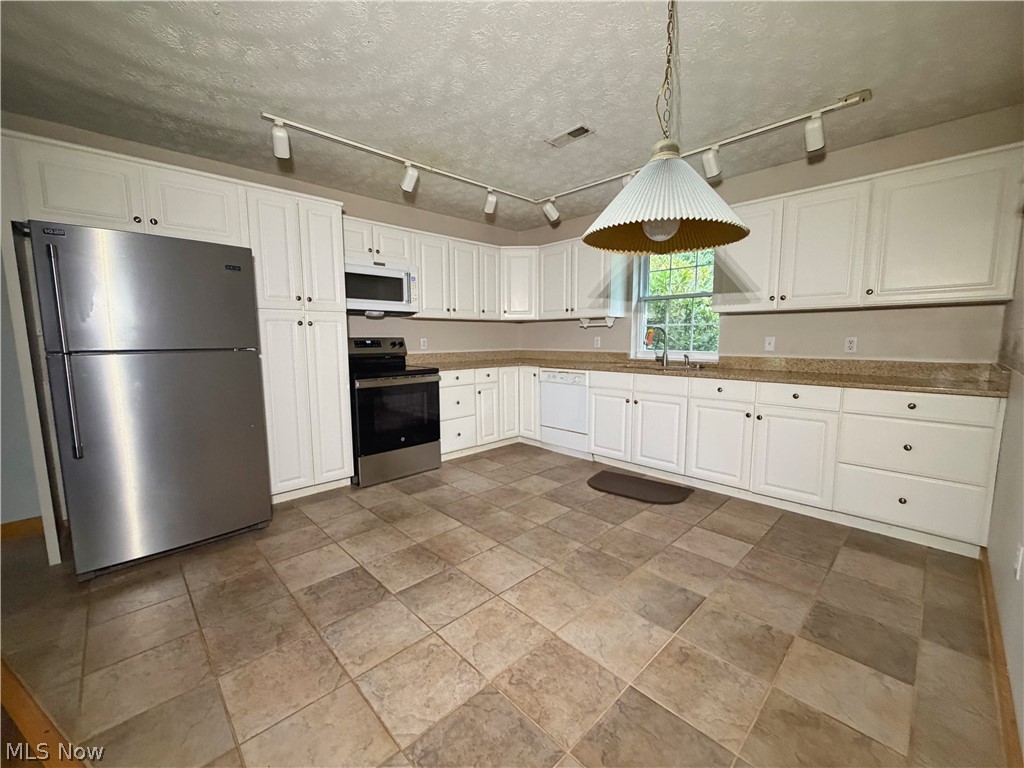 46567 Winston Drive East Liverpool OH 43920