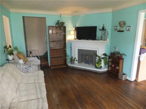 4397 W 60th Street Cleveland OH 44144