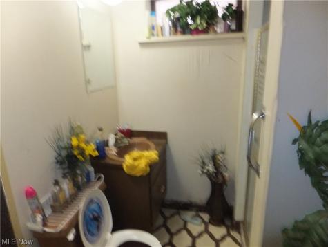 4397 W 60th Street Cleveland OH 44144