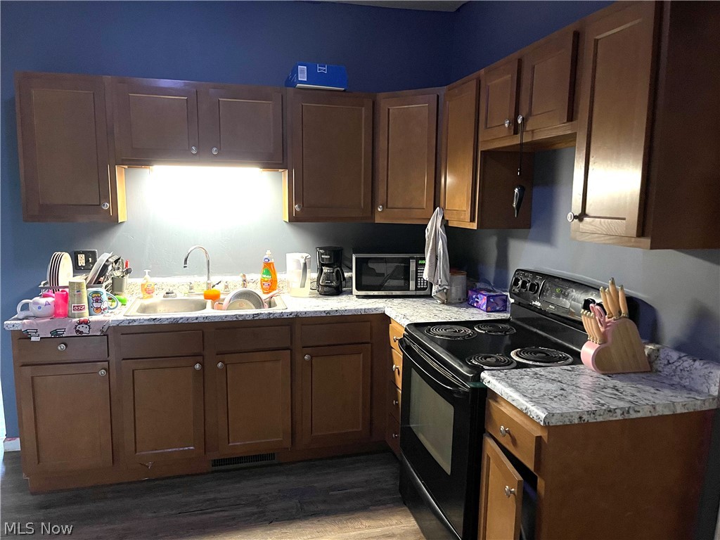 146 W 8th Street Dover OH 44622