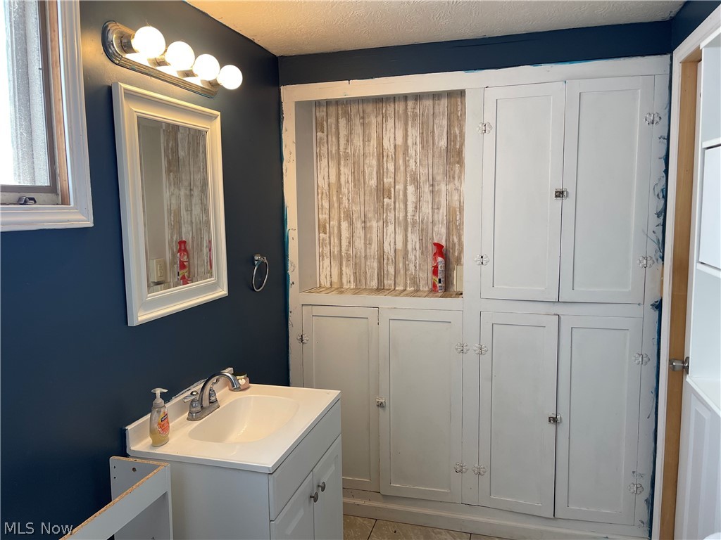 146 W 8th Street Dover OH 44622