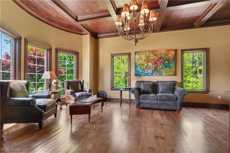 215 Brighton Lane Peninsula OH 44264