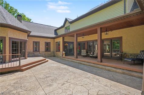 215 Brighton Lane Peninsula OH 44264