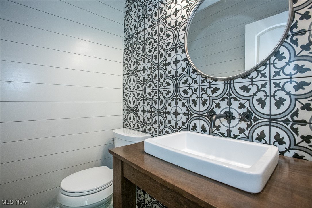 6723 Warrington Drive North Olmsted OH 44070