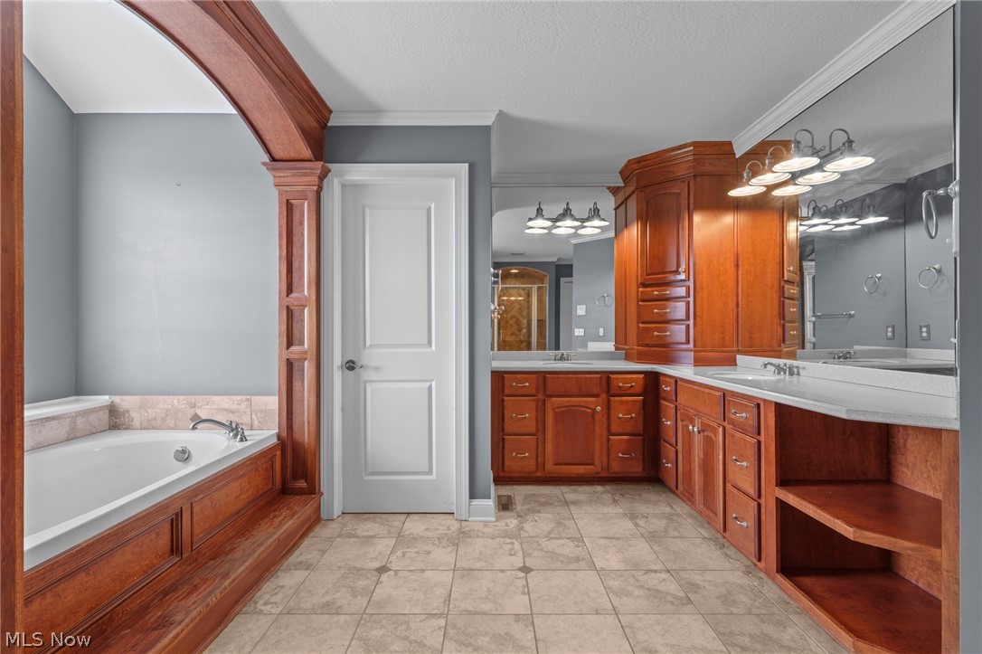 4059 Knollbrook Drive Norton OH 44203