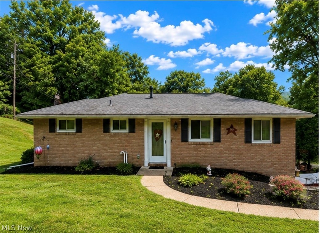 1739 Evergreen Park Drive Coshocton OH 43812